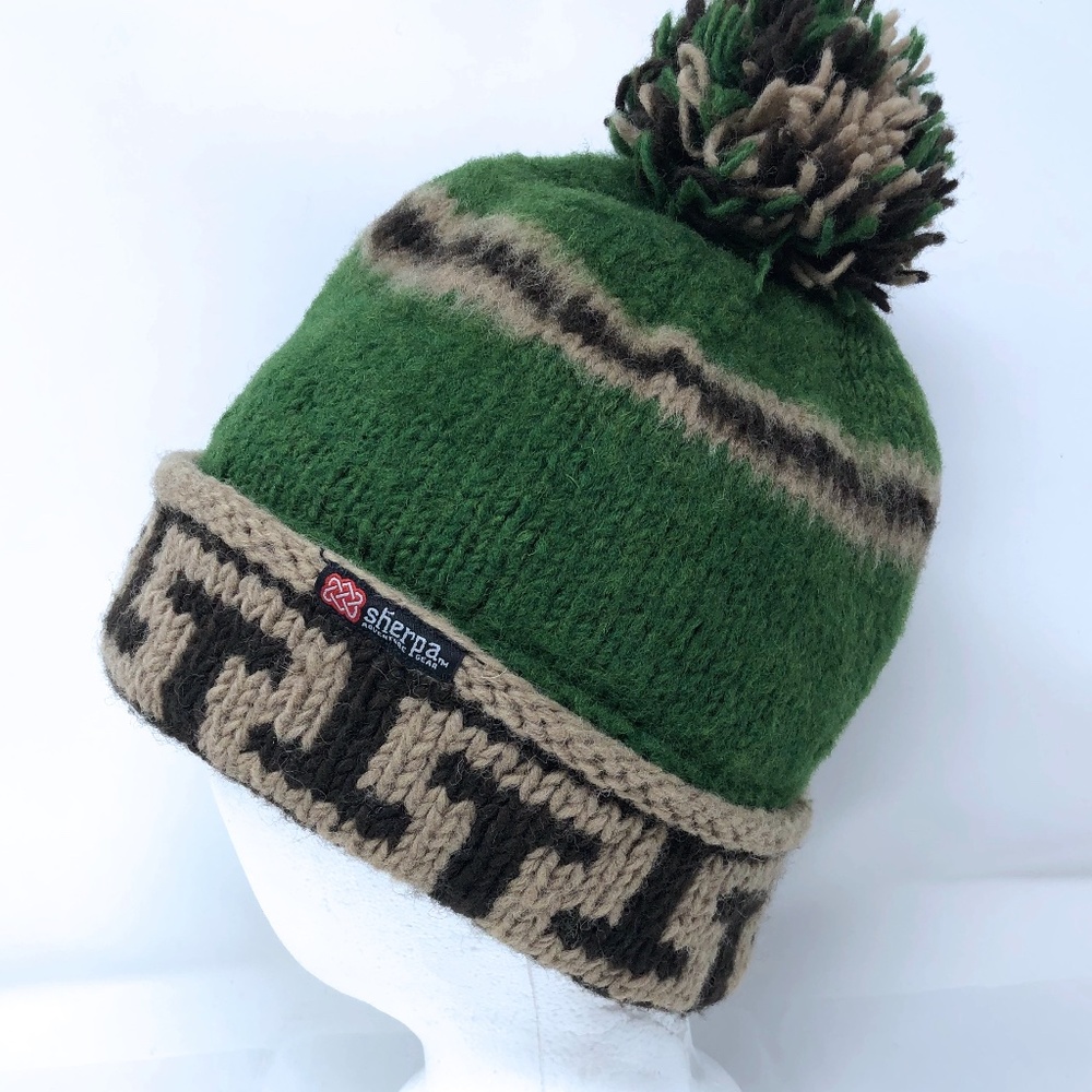 Sherpa wool thick knit hat green 100% wool Nepal pom unisex